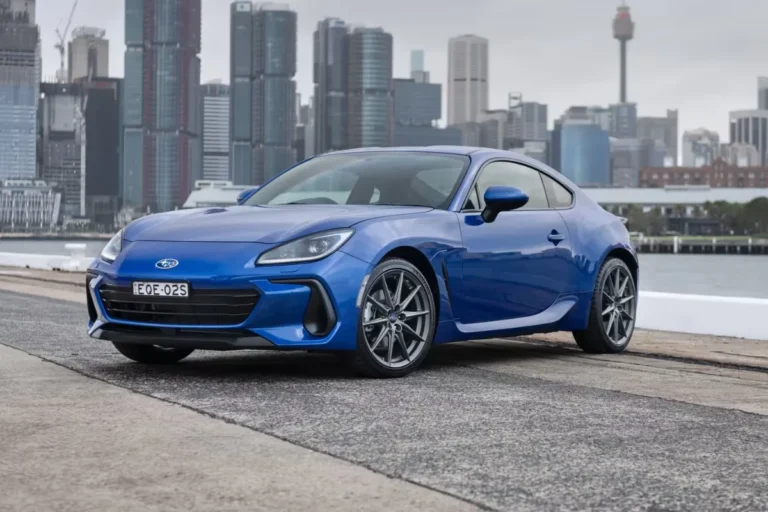 Xe subaru brz màu xanh saphire